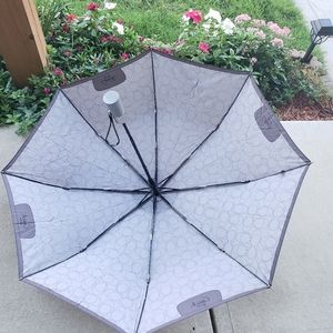 Coach signature umbrella (light grey & dark grey)
